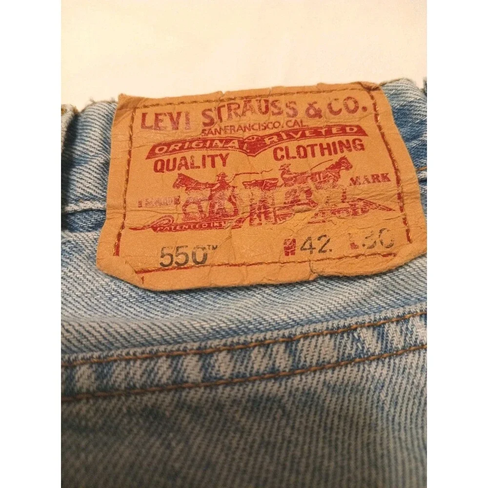 Vintage Levis 550 Jeans Mens 42x30 Light Wash Relaxed Fit Blue Denim Made USA